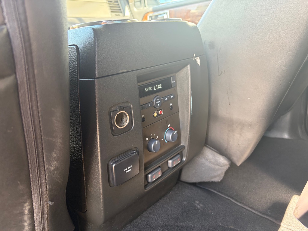 Photo 10 of this LINCOLN NAVIGATOR