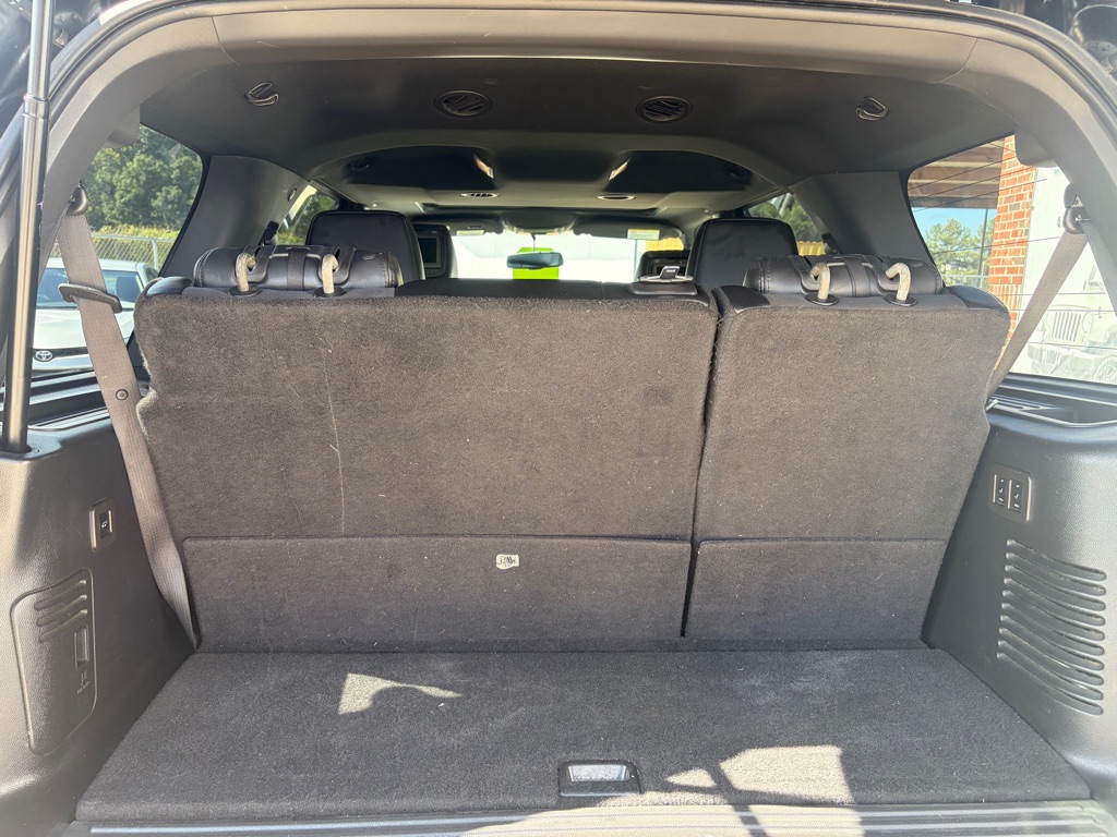 Photo 12 of this LINCOLN NAVIGATOR