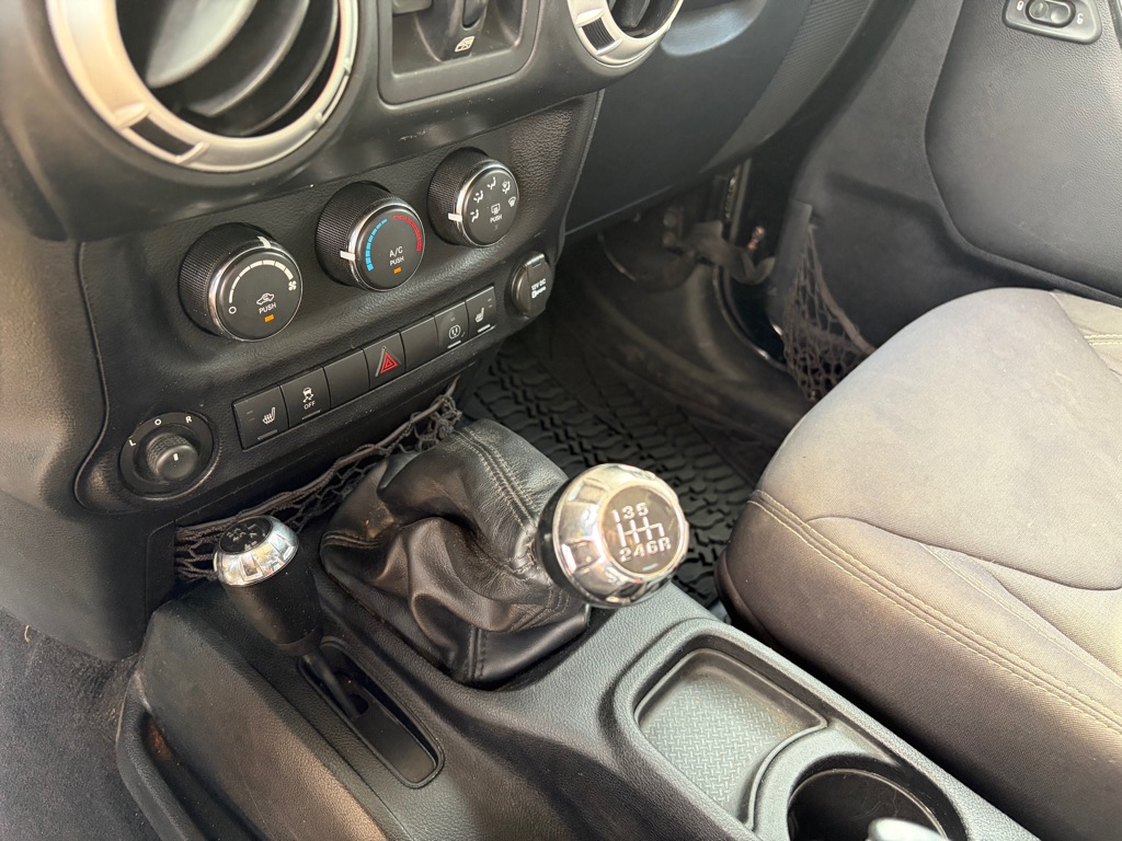 Photo 9 of this JEEP WRANGLER UNLIMI
