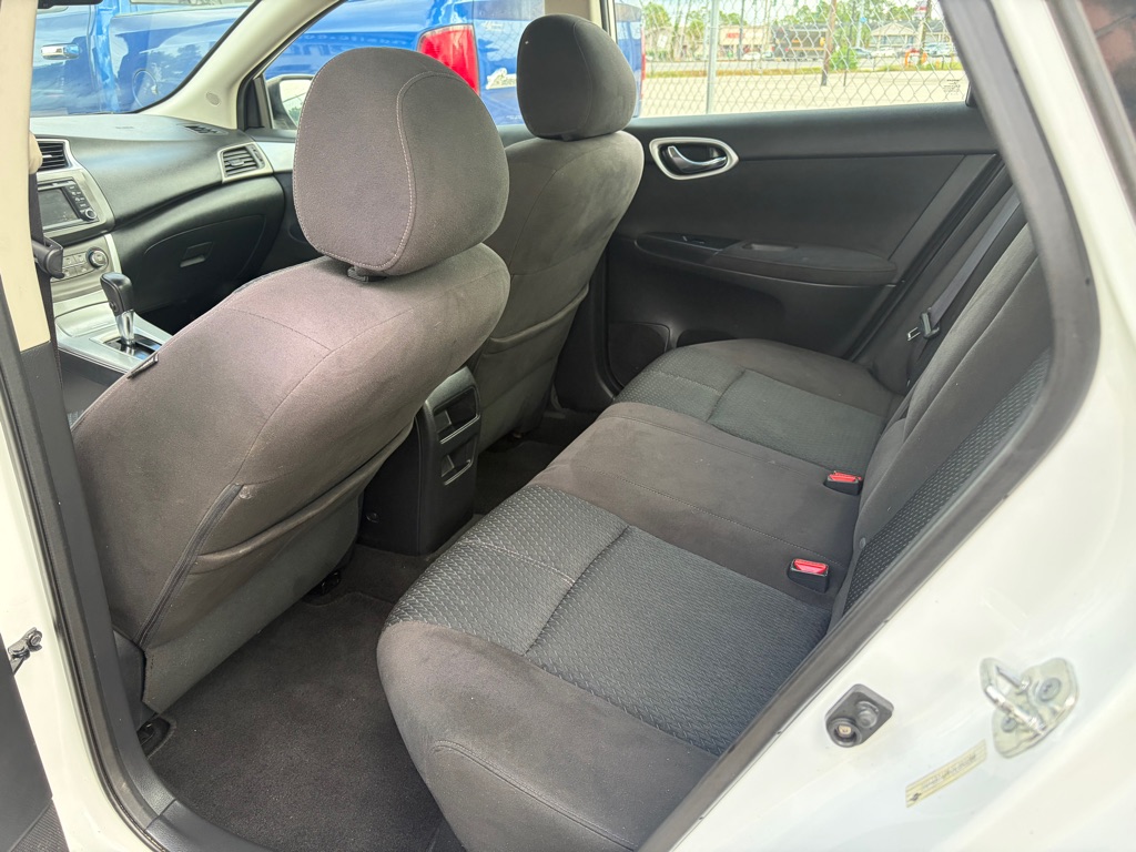 Photo 9 of this NISSAN SENTRA