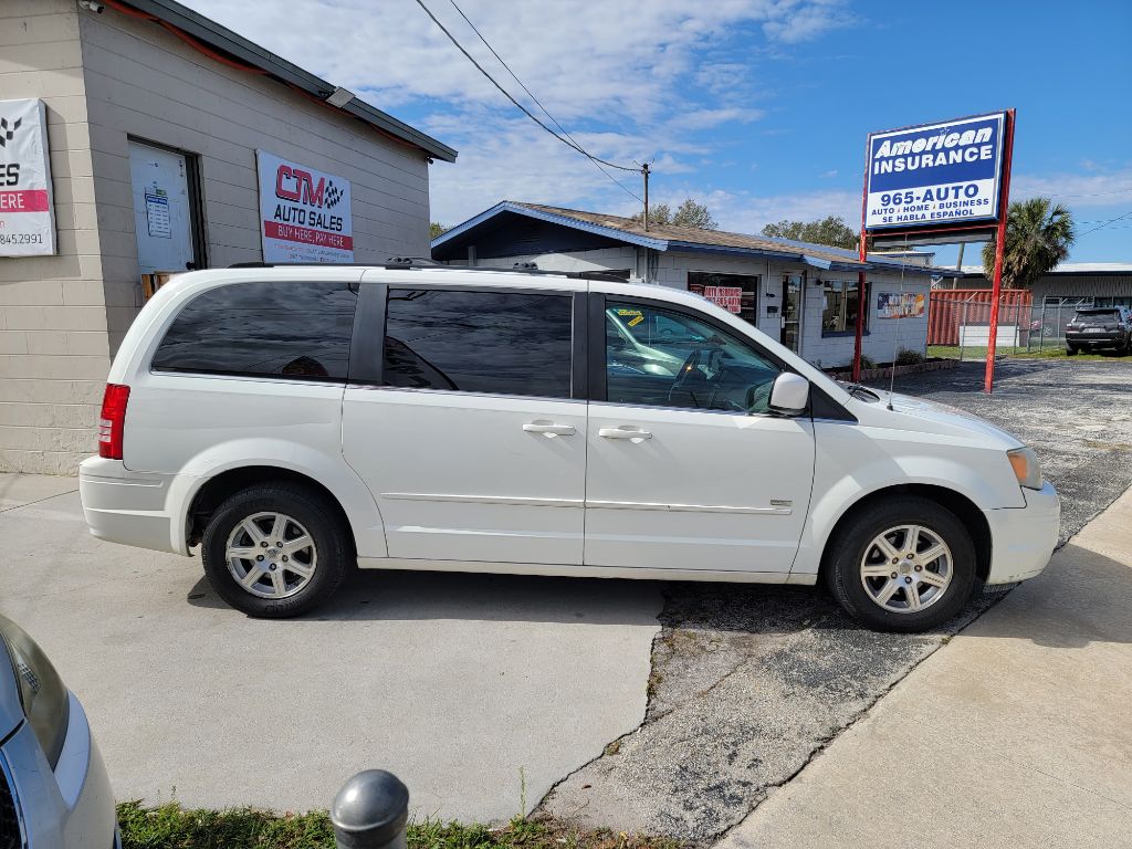 Photo 2 of this CHRYSLER TOWN & COUNTRY