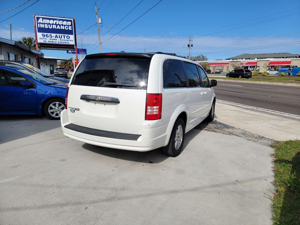 Photo 3 of this CHRYSLER TOWN & COUNTRY
