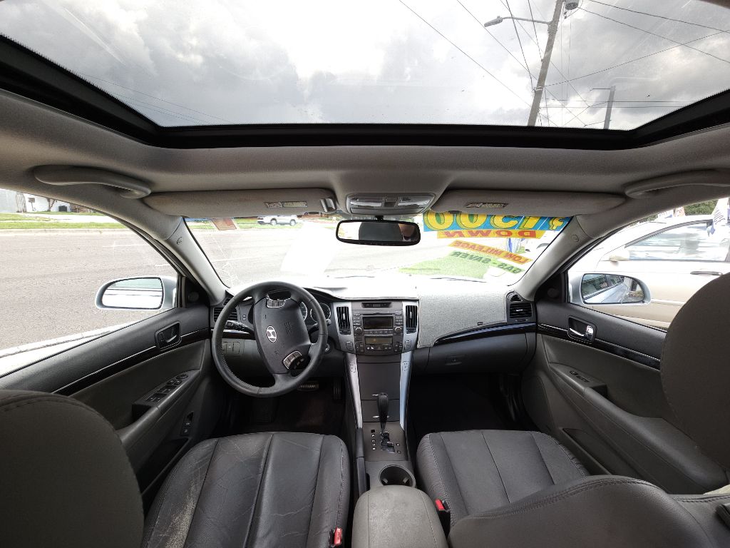 Photo 9 of this HYUNDAI SONATA