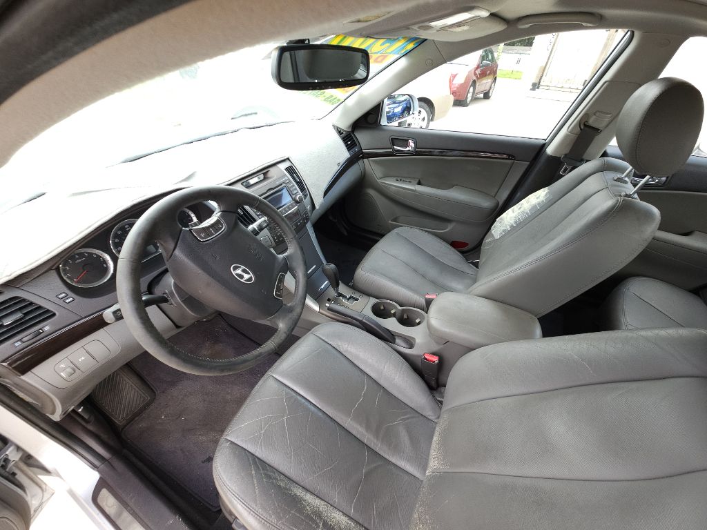 Photo 7 of this HYUNDAI SONATA
