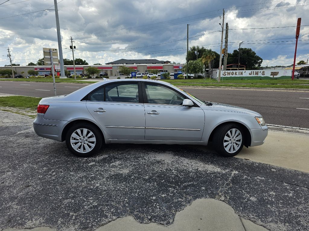 Photo 2 of this HYUNDAI SONATA