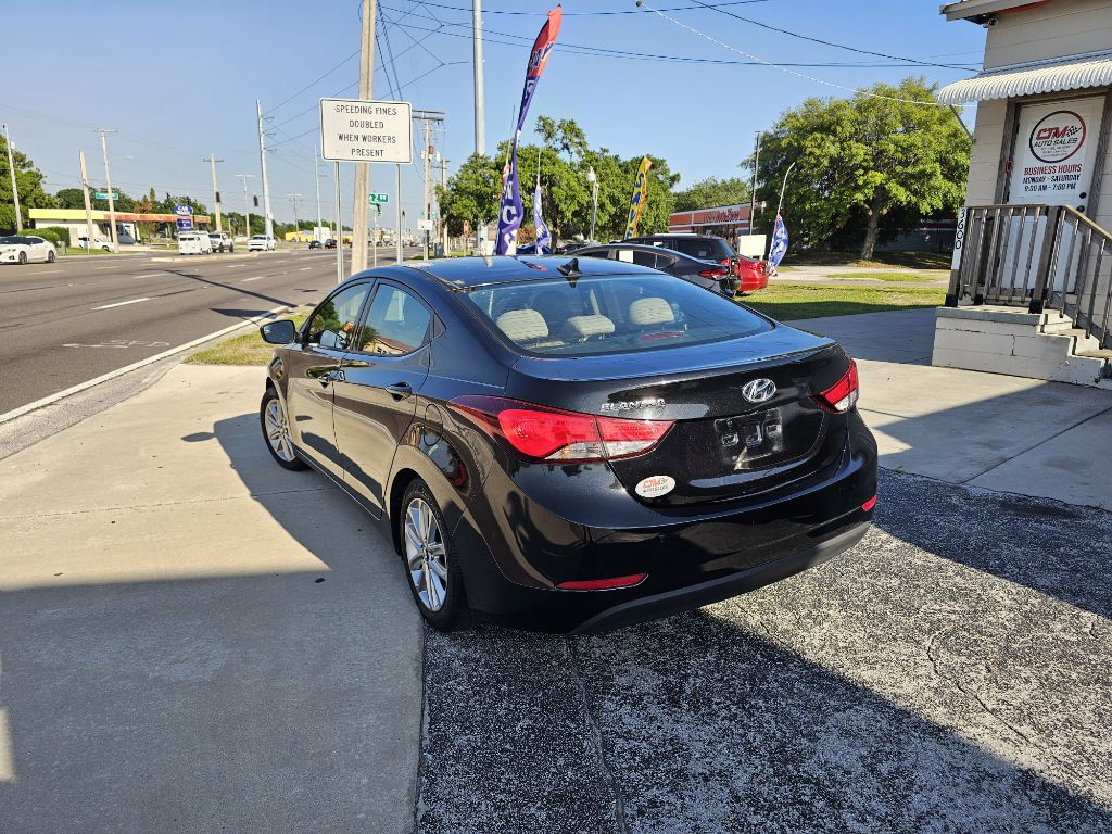 Photo 4 of this HYUNDAI ELANTRA