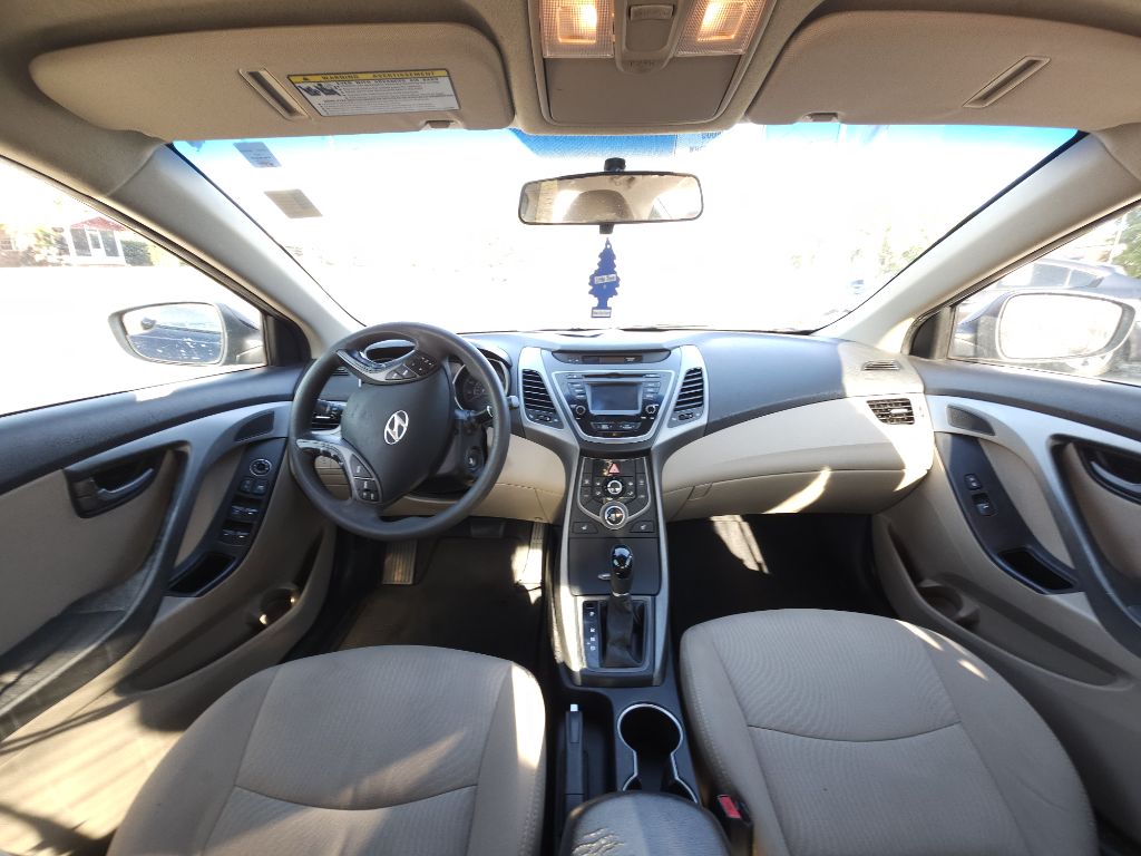 Photo 9 of this HYUNDAI ELANTRA