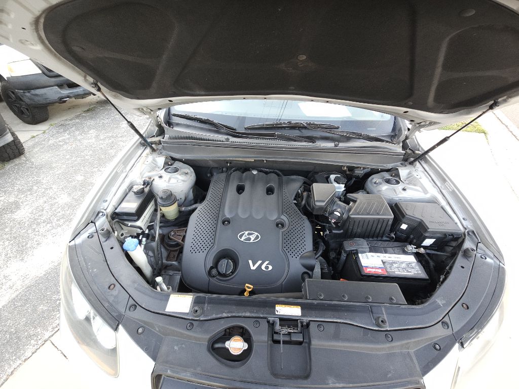 Photo 10 of this HYUNDAI SANTA FE