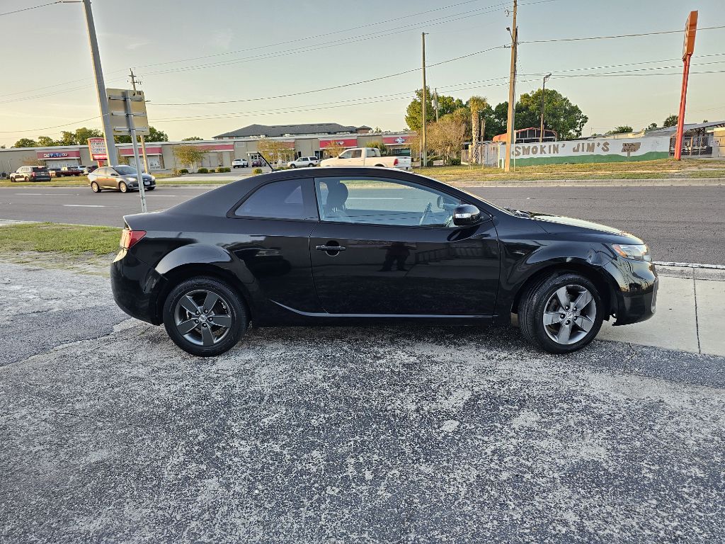 Photo 2 of this KIA FORTE