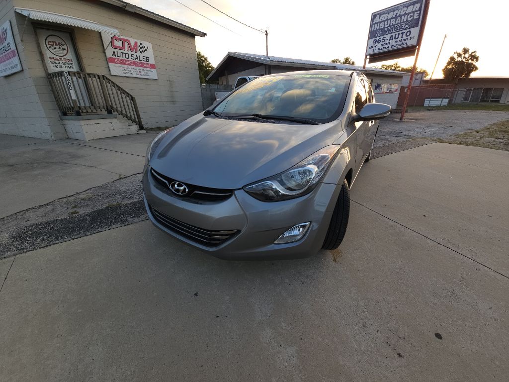 Photo 6 of this HYUNDAI ELANTRA