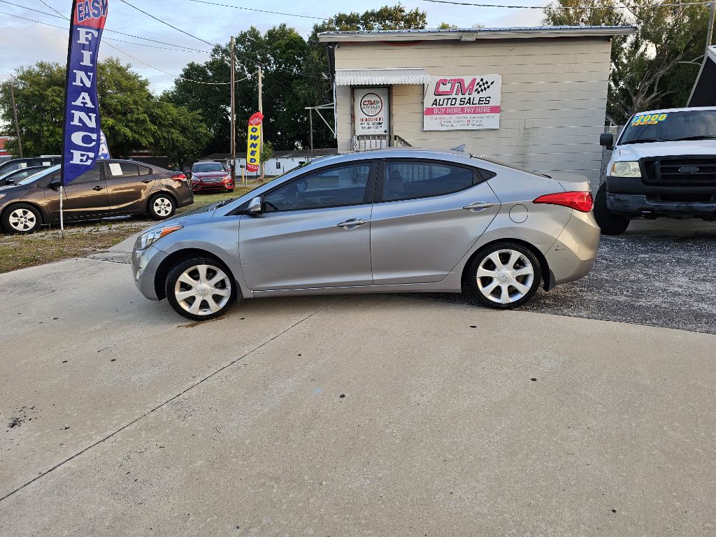 Photo 5 of this HYUNDAI ELANTRA