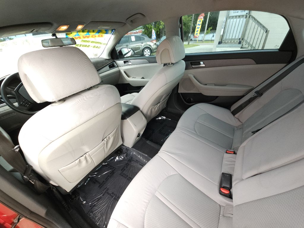 Photo 8 of this HYUNDAI SONATA