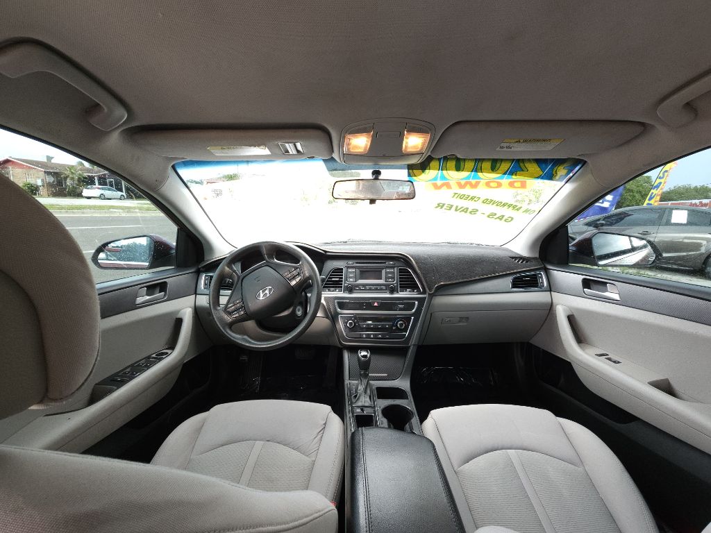 Photo 9 of this HYUNDAI SONATA