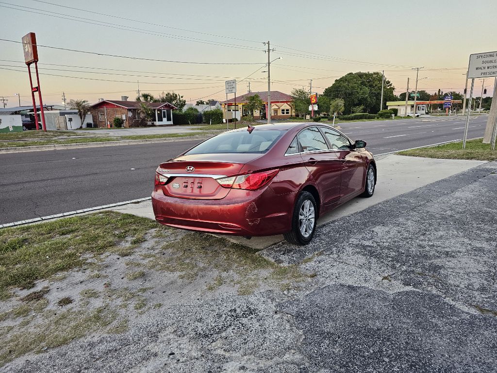 Photo 3 of this HYUNDAI SONATA