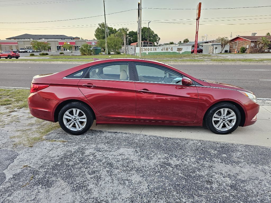 Photo 2 of this HYUNDAI SONATA