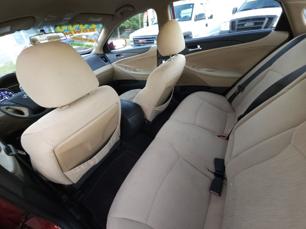 Photo 8 of this HYUNDAI SONATA