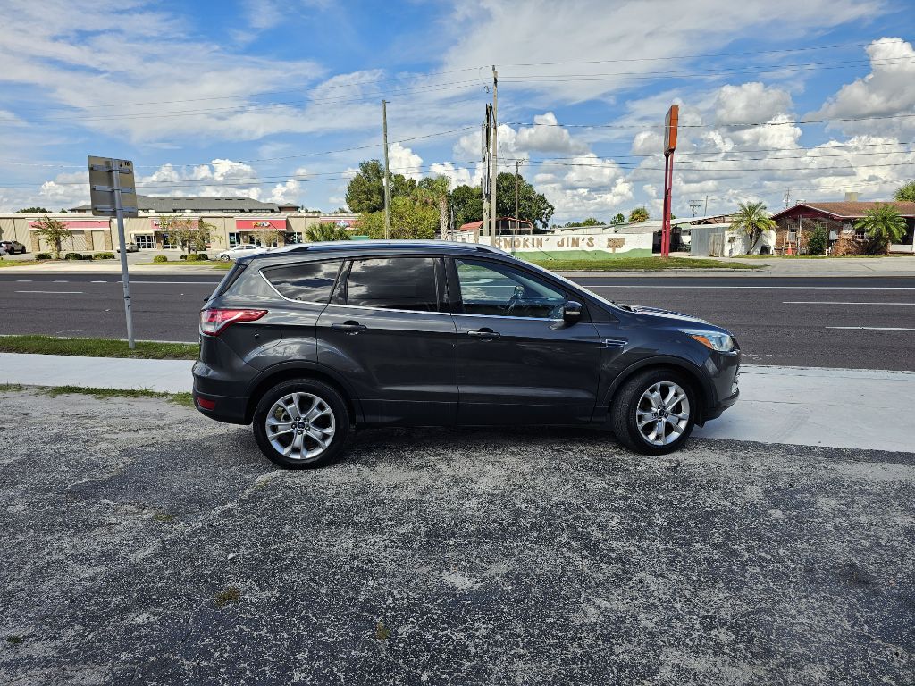 Photo 2 of this FORD ESCAPE