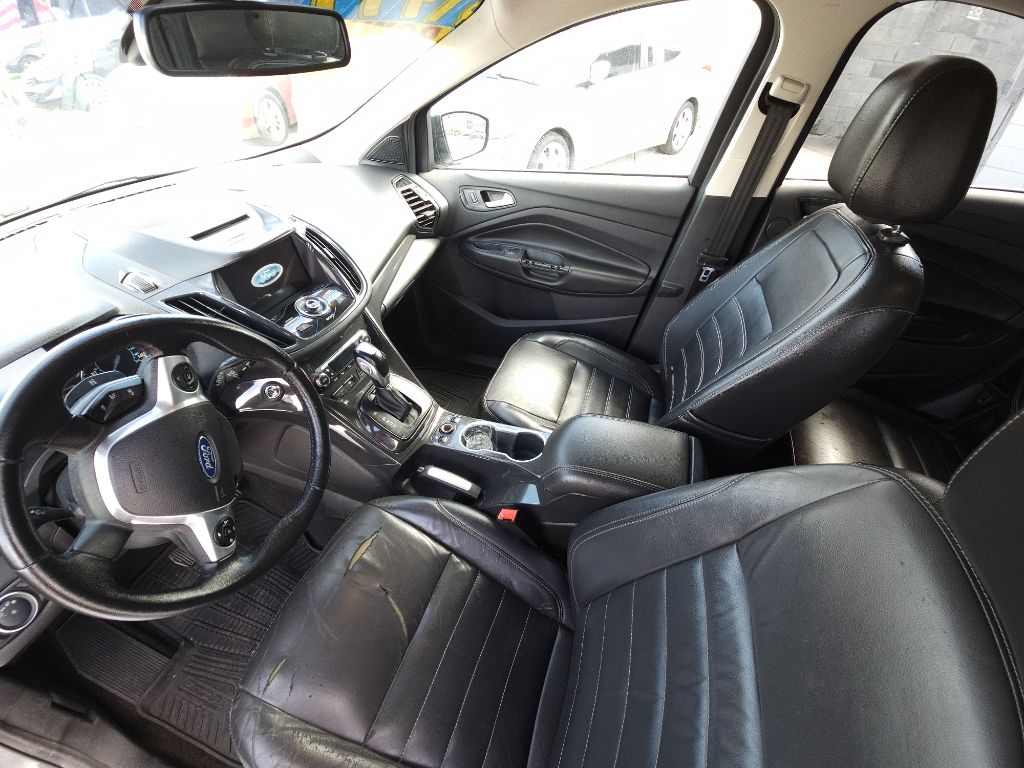 Photo 7 of this FORD ESCAPE