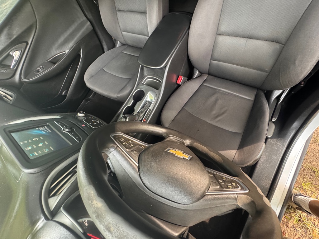 Photo 11 of this CHEVROLET MALIBU