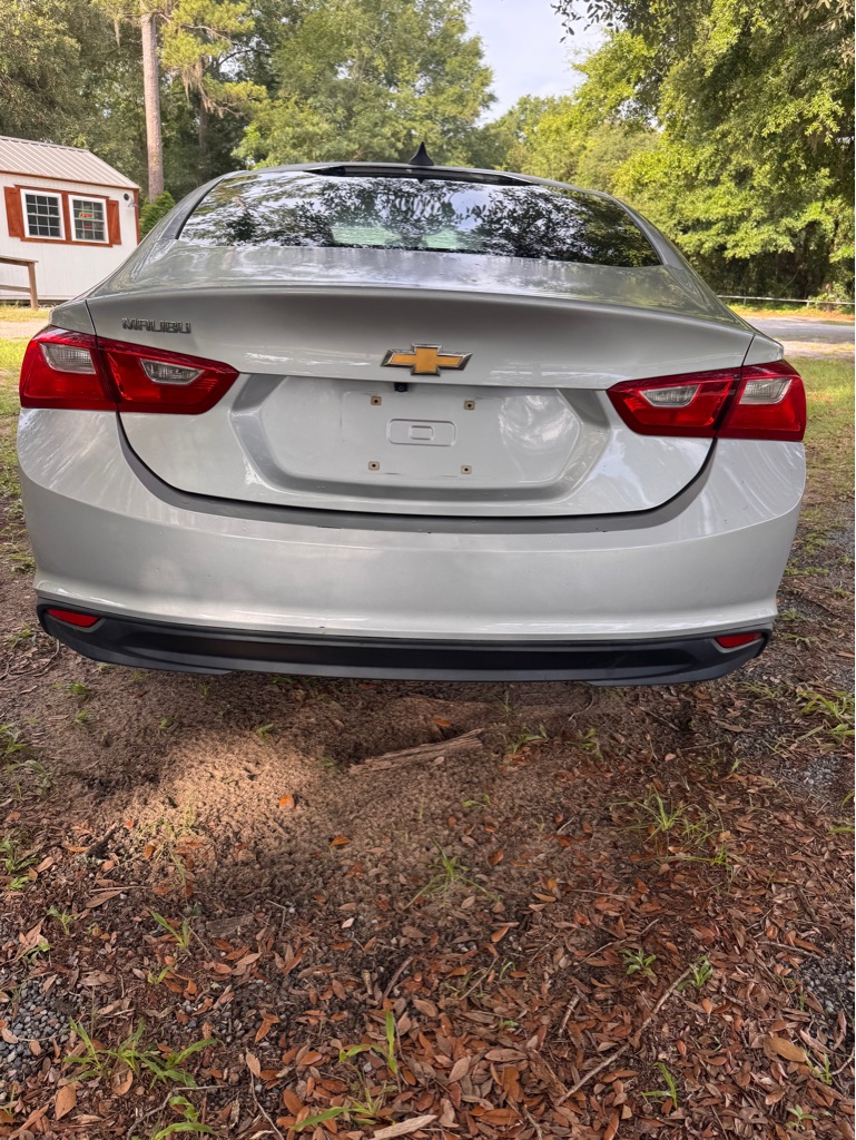 Photo 6 of this CHEVROLET MALIBU