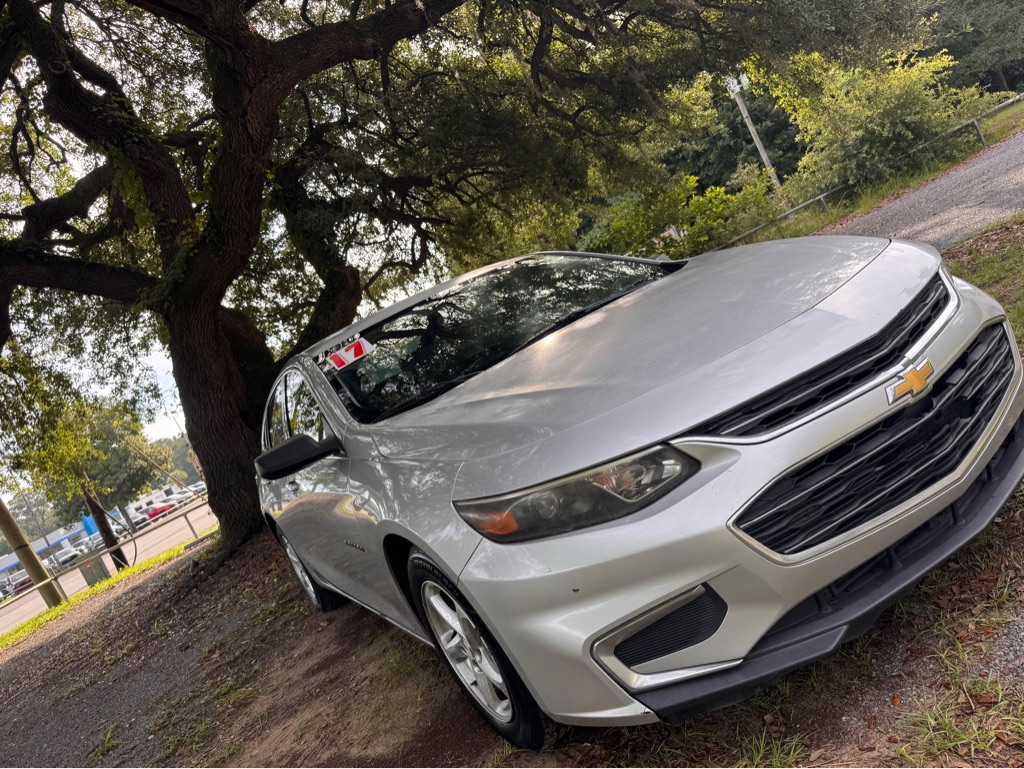 Photo 4 of this CHEVROLET MALIBU