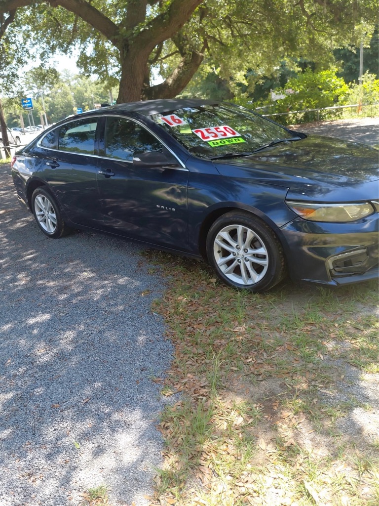 Photo 3 of this CHEVROLET MALIBU