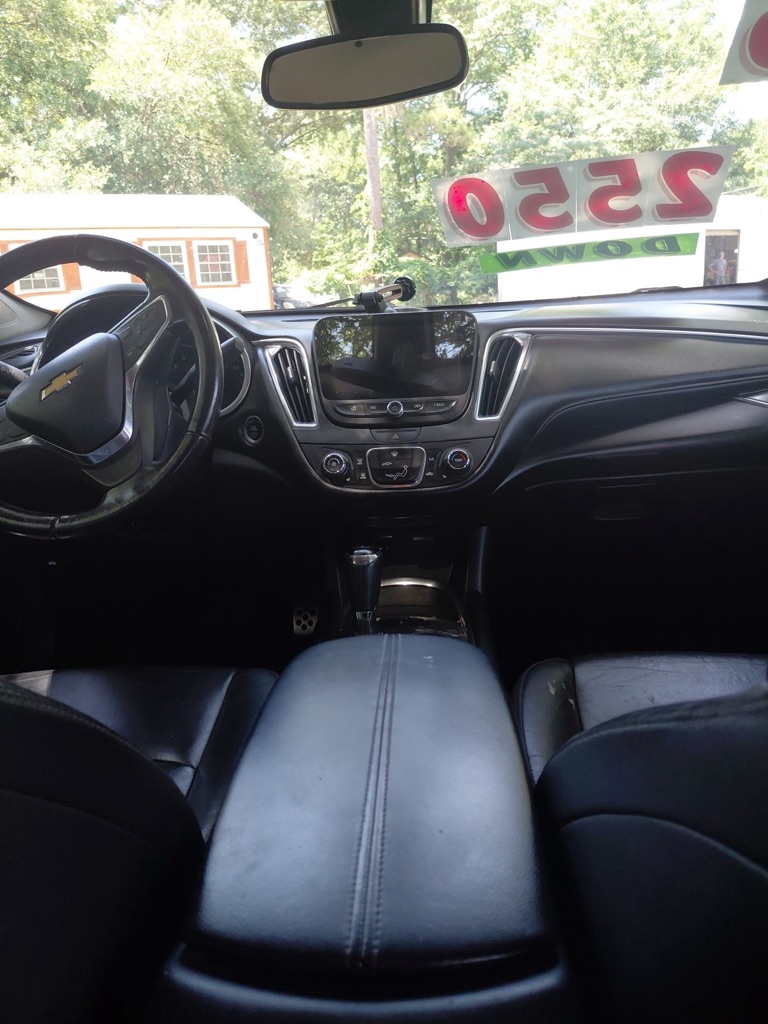 Photo 7 of this CHEVROLET MALIBU