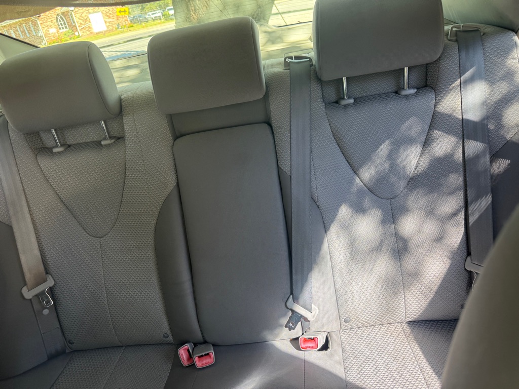 Photo 9 of this TOYOTA CAMRY
