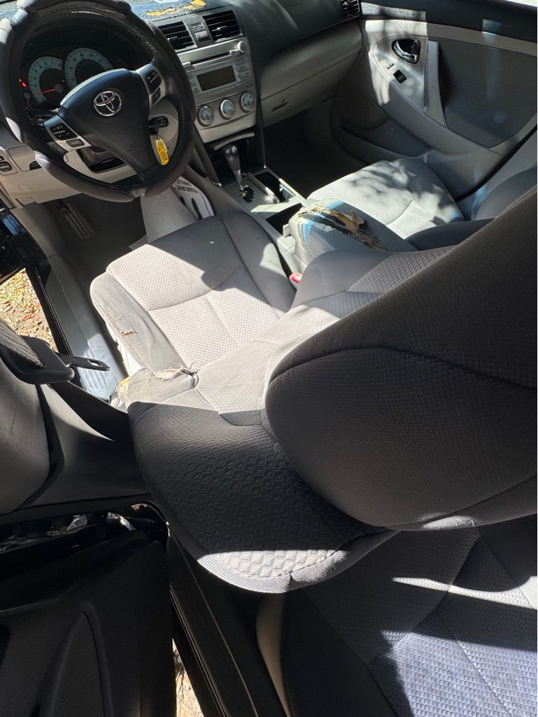 Photo 11 of this TOYOTA CAMRY