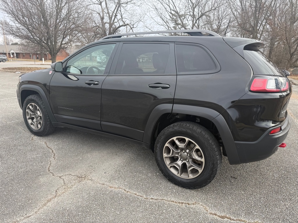 Photo 8 of this JEEP CHEROKEE