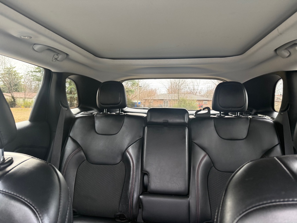 Photo 16 of this JEEP CHEROKEE
