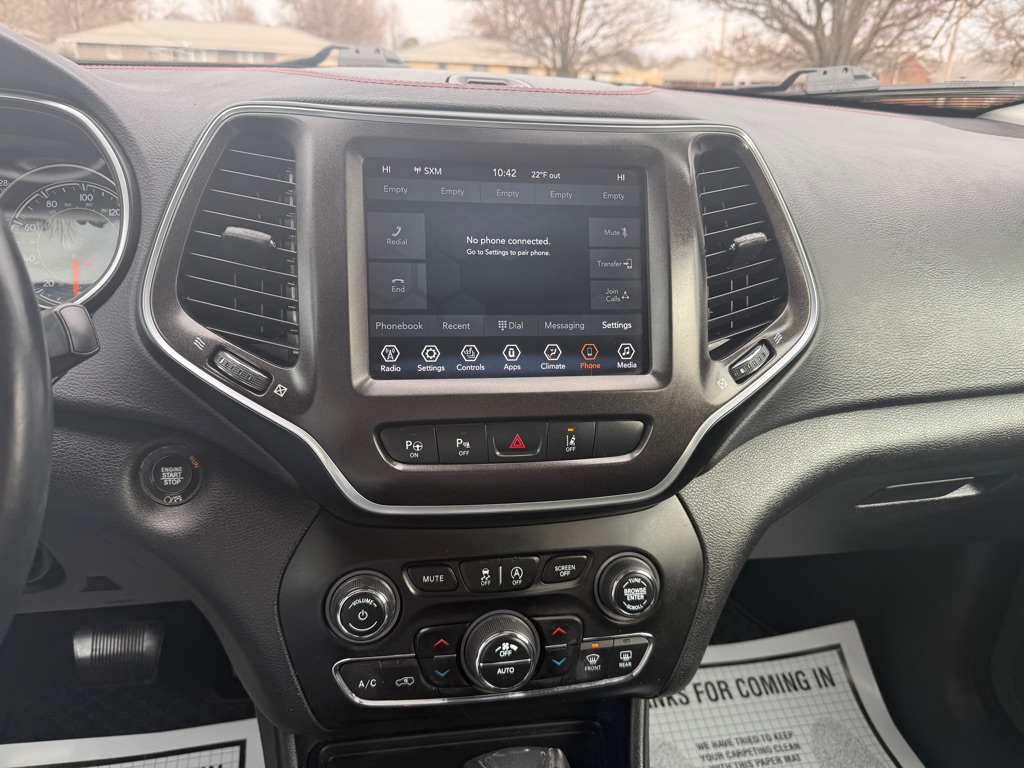 Photo 12 of this JEEP CHEROKEE