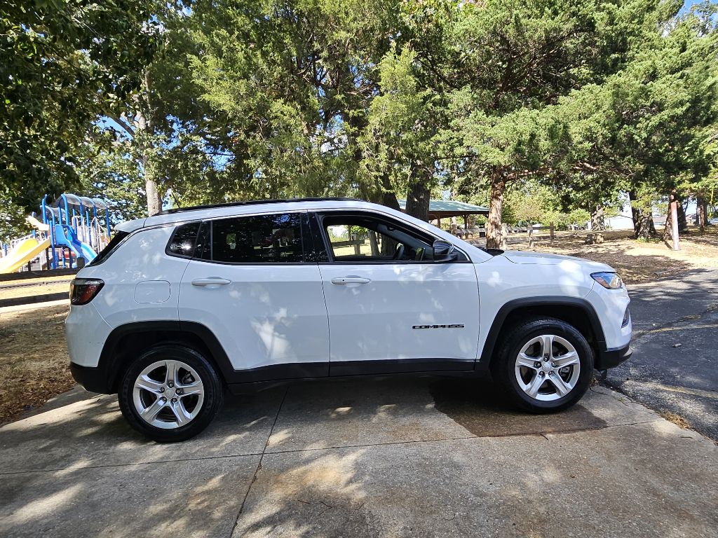 Photo 9 of this JEEP COMPASS