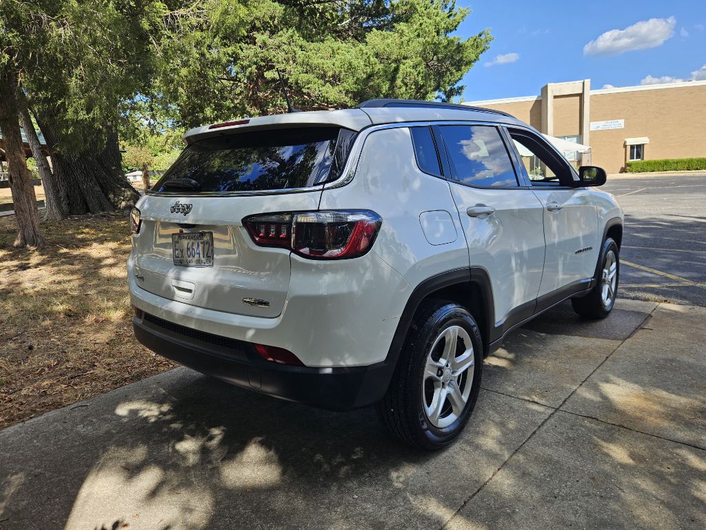 Photo 10 of this JEEP COMPASS