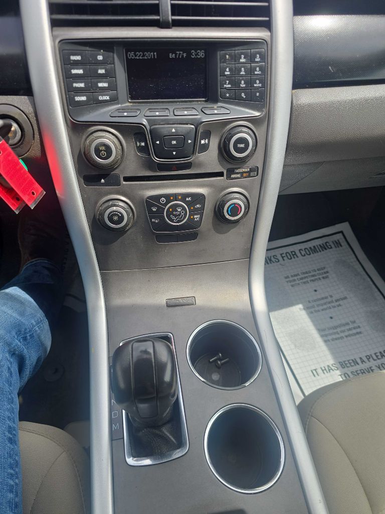 Photo 13 of this FORD EDGE