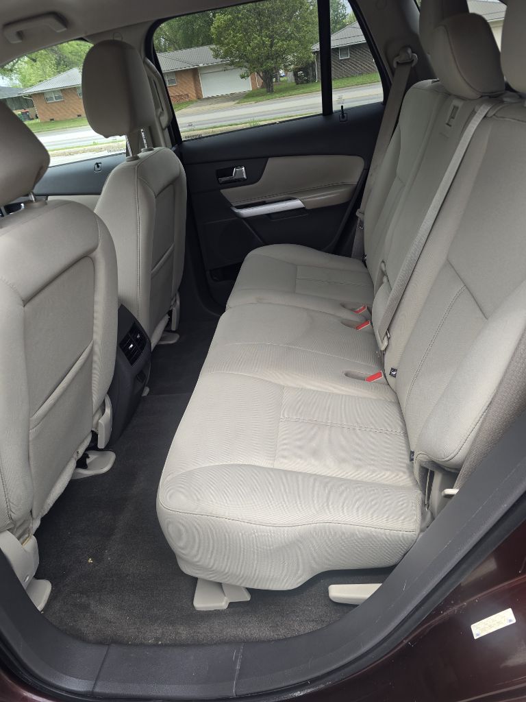 Photo 11 of this FORD EDGE