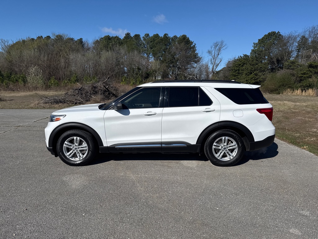 Photo 8 of this FORD EXPLORER