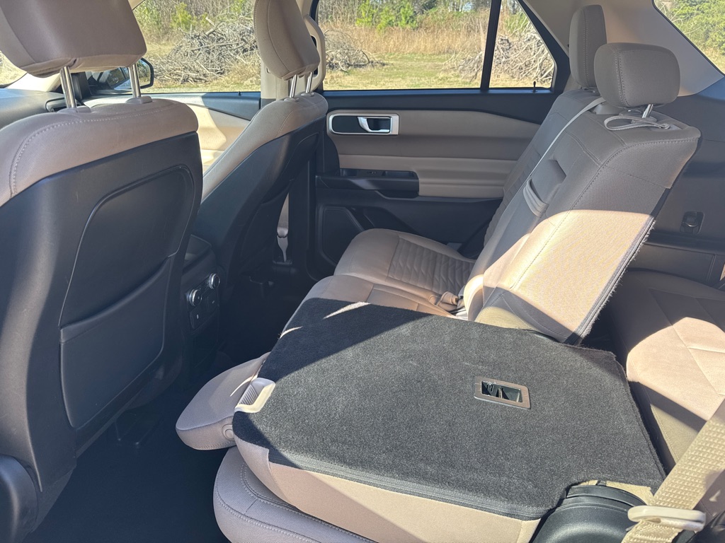 Photo 9 of this FORD EXPLORER