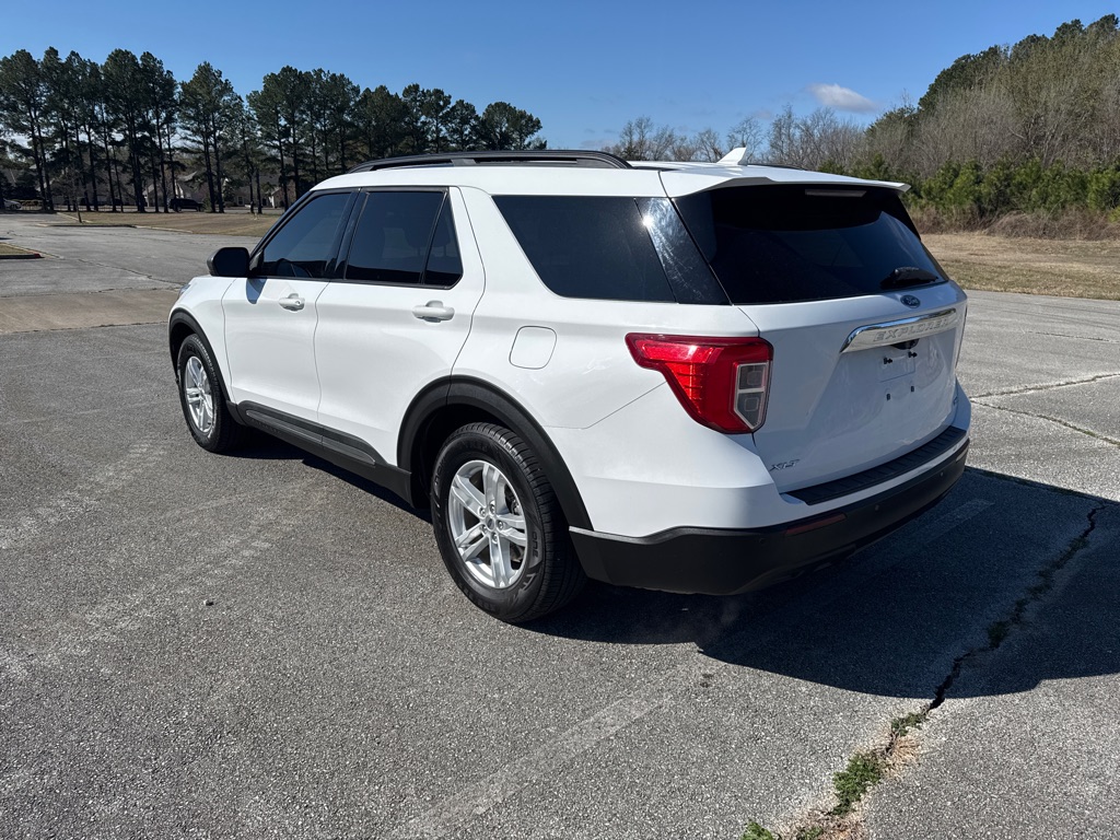 Photo 18 of this FORD EXPLORER