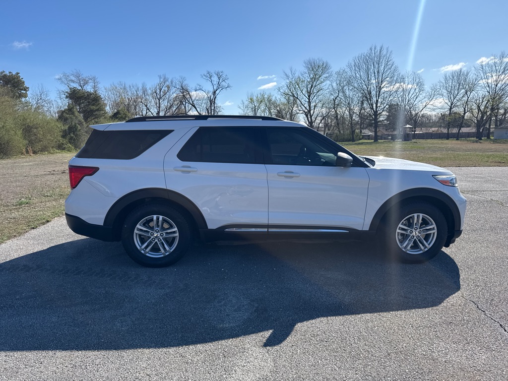 Photo 4 of this FORD EXPLORER