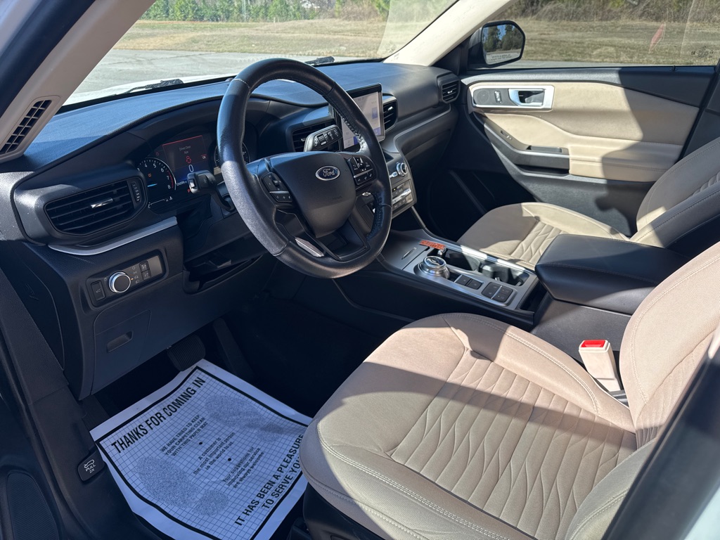 Photo 19 of this FORD EXPLORER