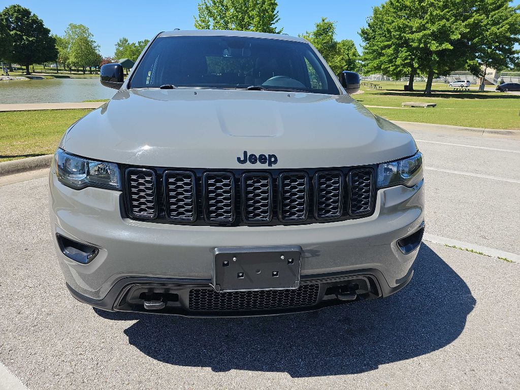 Photo 6 of this JEEP GRAND CHEROKEE