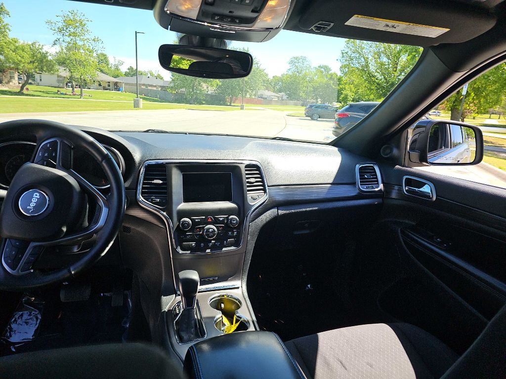 Photo 12 of this JEEP GRAND CHEROKEE