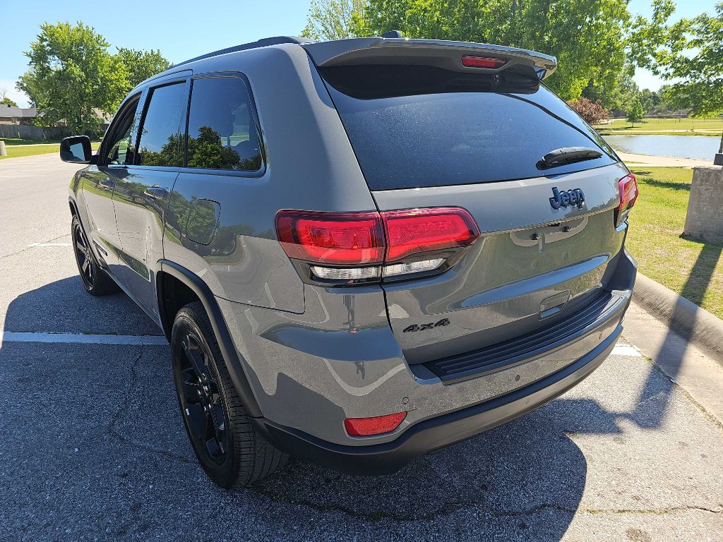 Photo 7 of this JEEP GRAND CHEROKEE