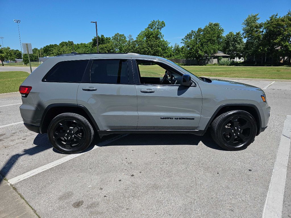 Photo 5 of this JEEP GRAND CHEROKEE