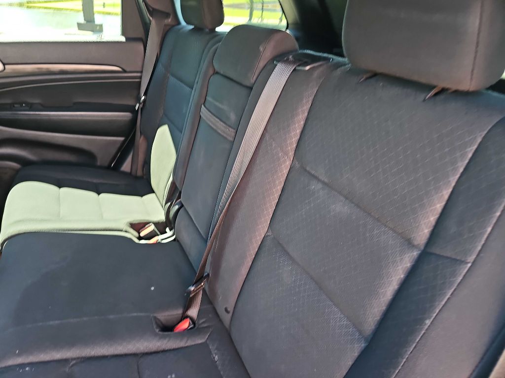 Photo 15 of this JEEP GRAND CHEROKEE