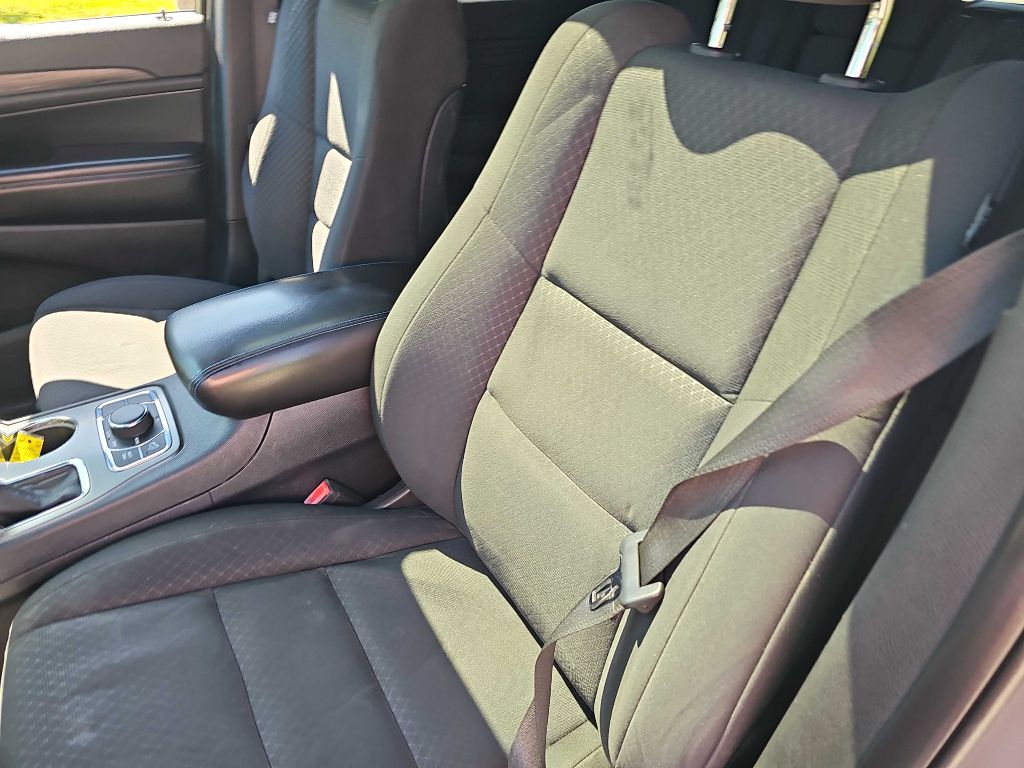Photo 8 of this JEEP GRAND CHEROKEE