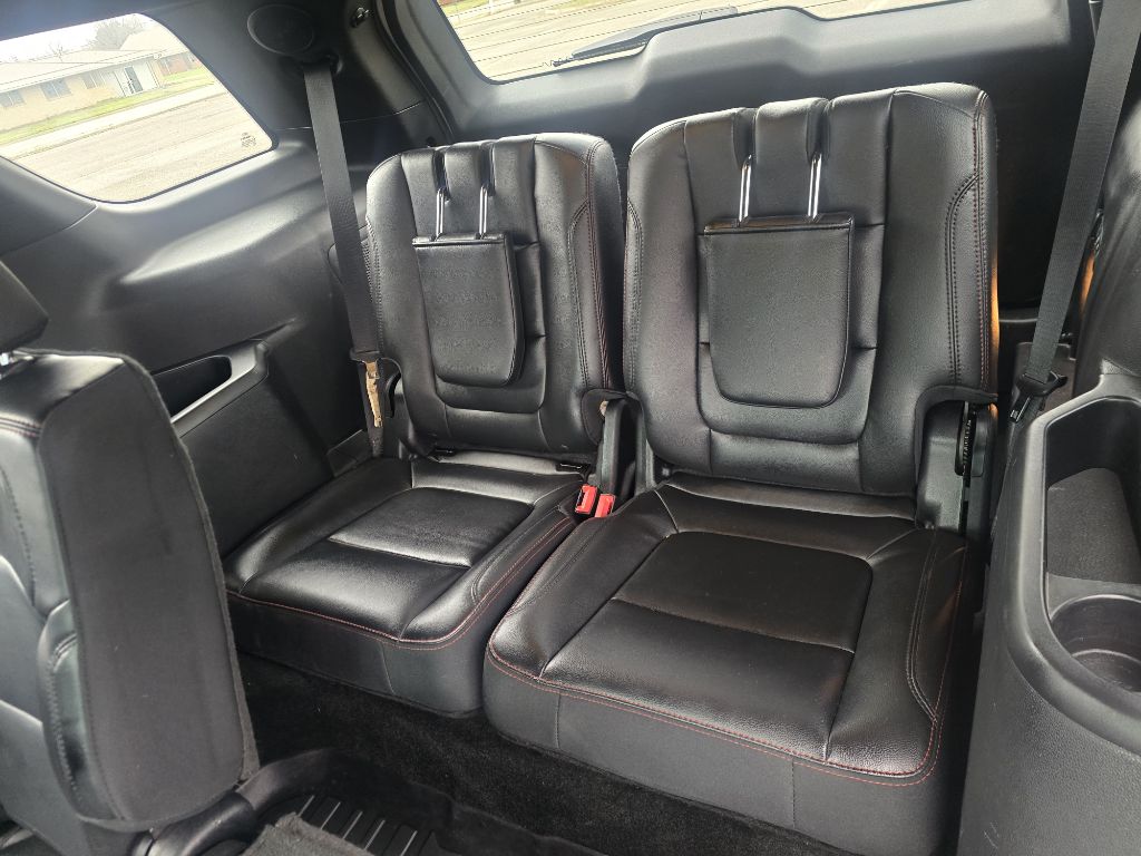 Photo 5 of this FORD EXPLORER