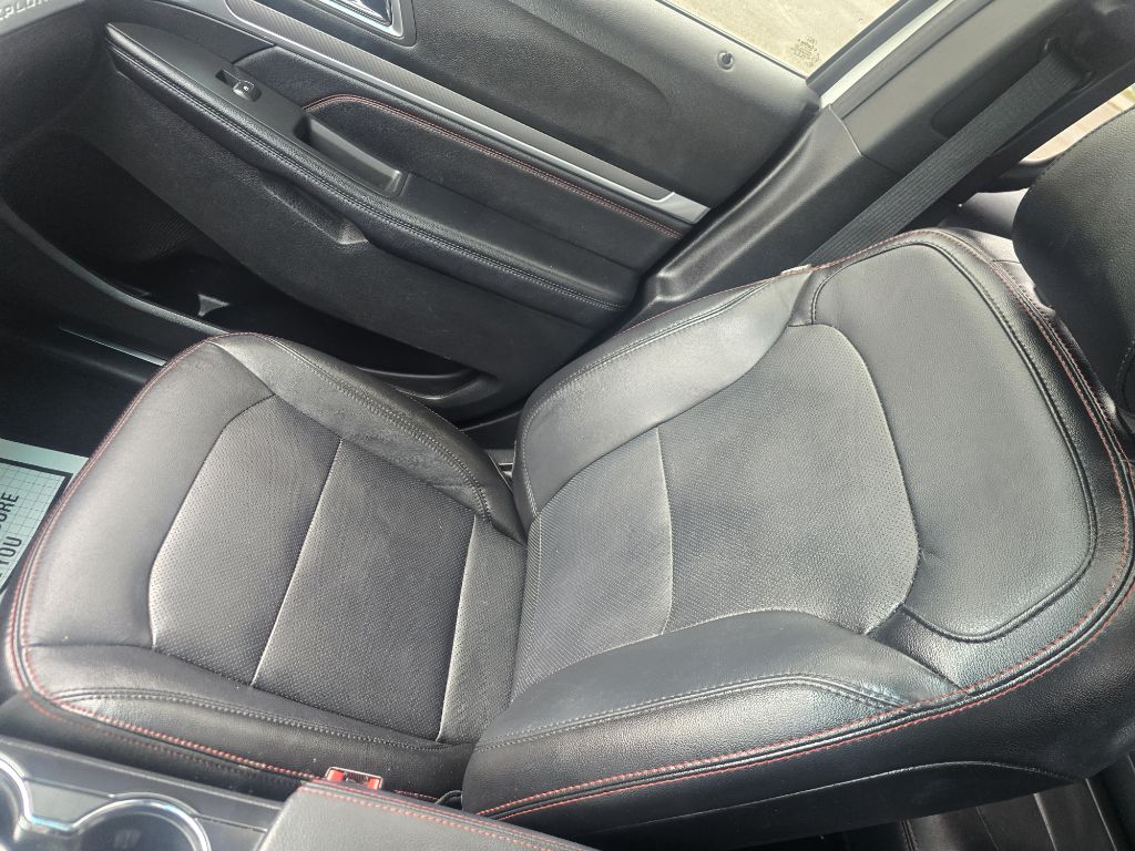 Photo 9 of this FORD EXPLORER