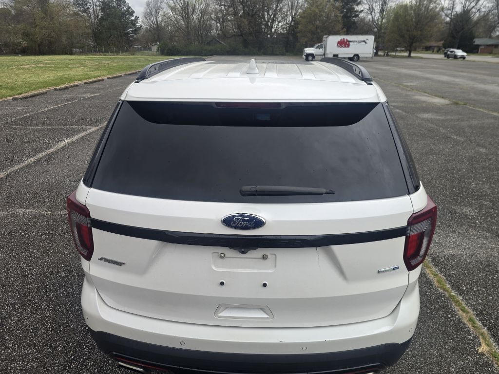 Photo 16 of this FORD EXPLORER